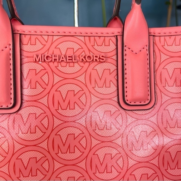 Michael Kors Jodie Jaguar Great Fruit Pink Tote - Picture 4 of 9